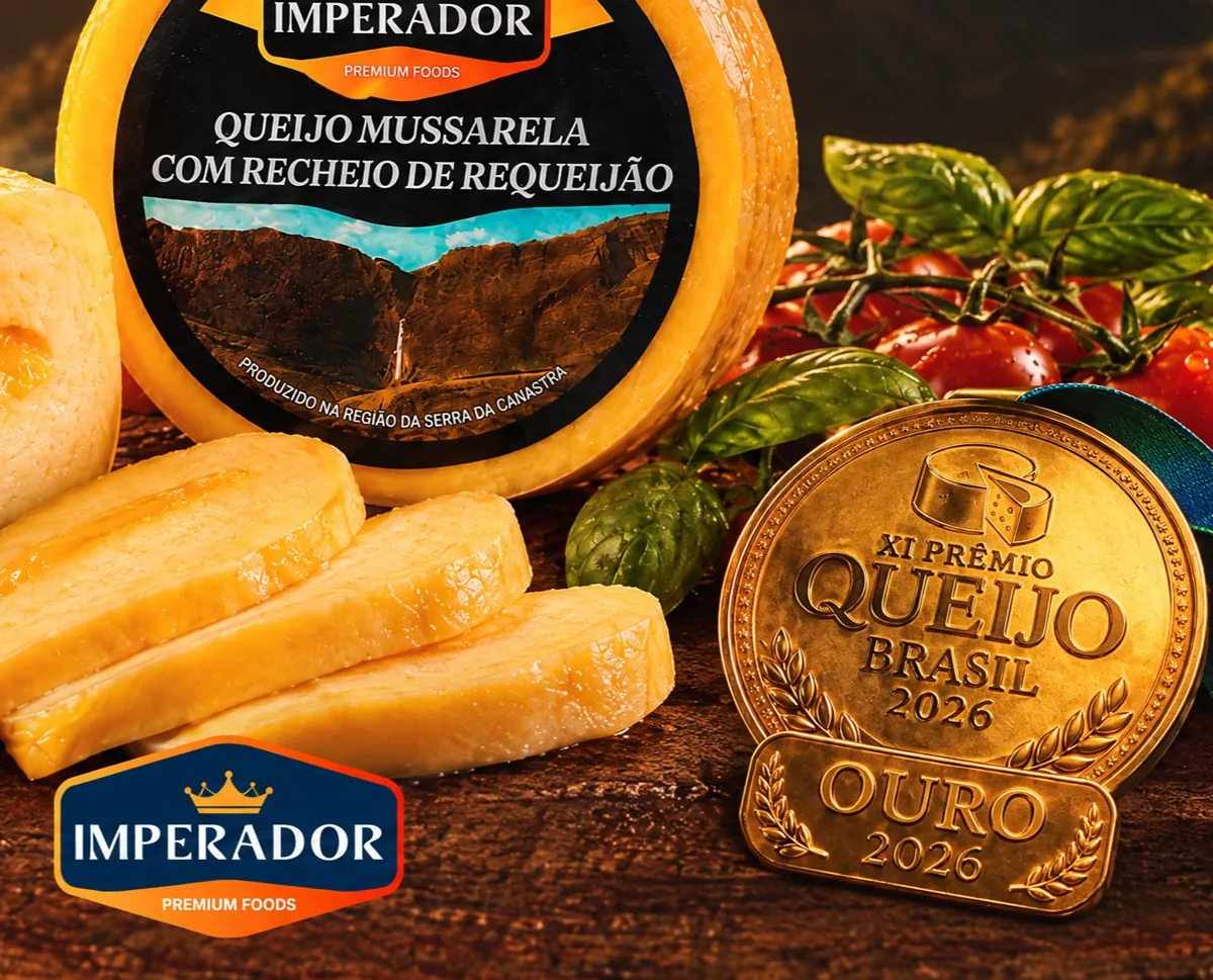 Medalha de ouro do XI Prêmio Queijo Brasil 2026 ao lado do queijo Imperador